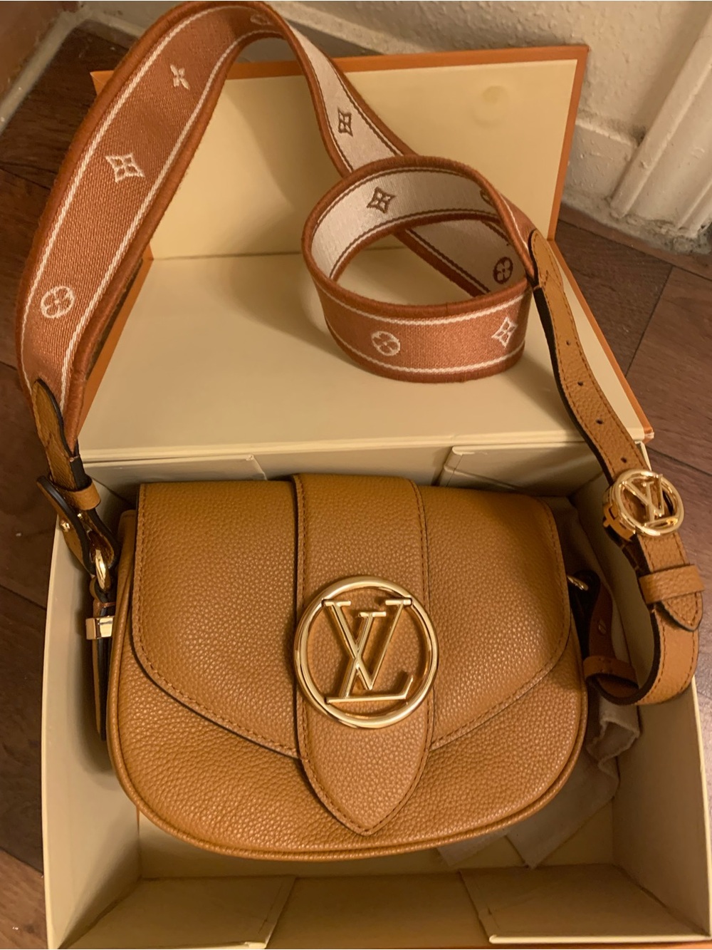 Louis Vuitton Brown Leather Round Flap Shoulder Bag